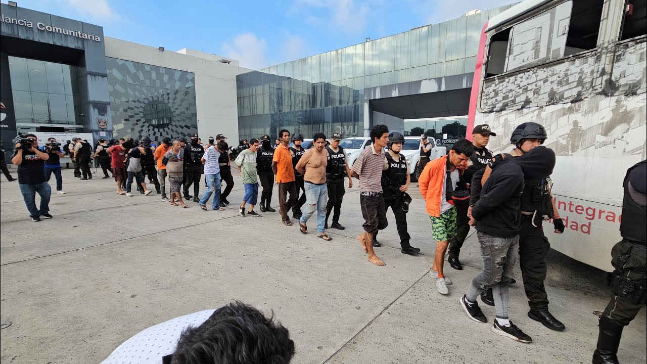 OPERATIVO EN MAPASINGUE DEJÓ UN TOTAL DE 21 DETENIDOS UNO DE ELLOS TENÍA 60 AÑOS DE EDAD Y 20 DETENC