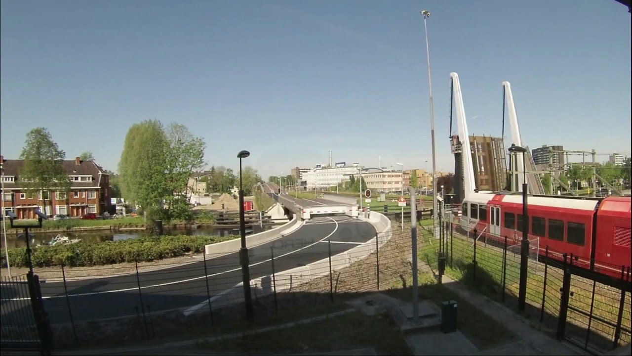 Timelapse: Bruggen HOV-as en spoor