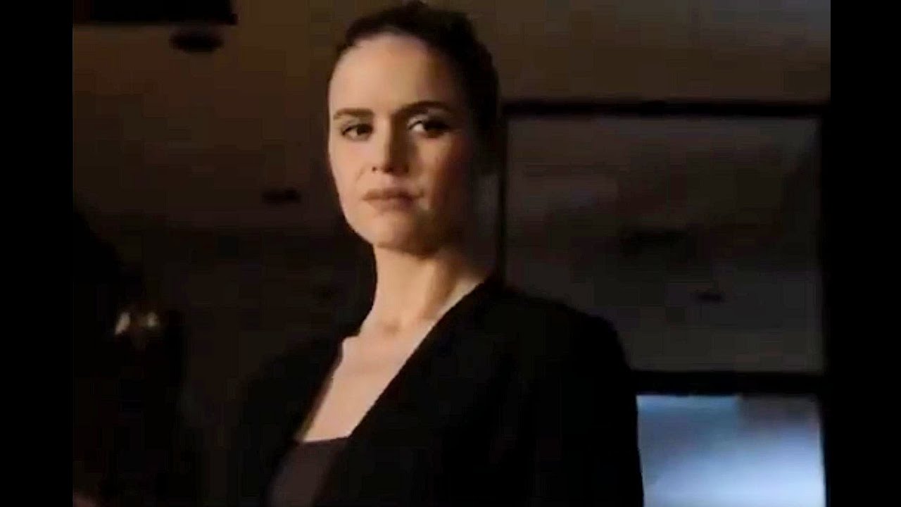 Shapeshifter into Female cop - Male to Female Disguise (TG)