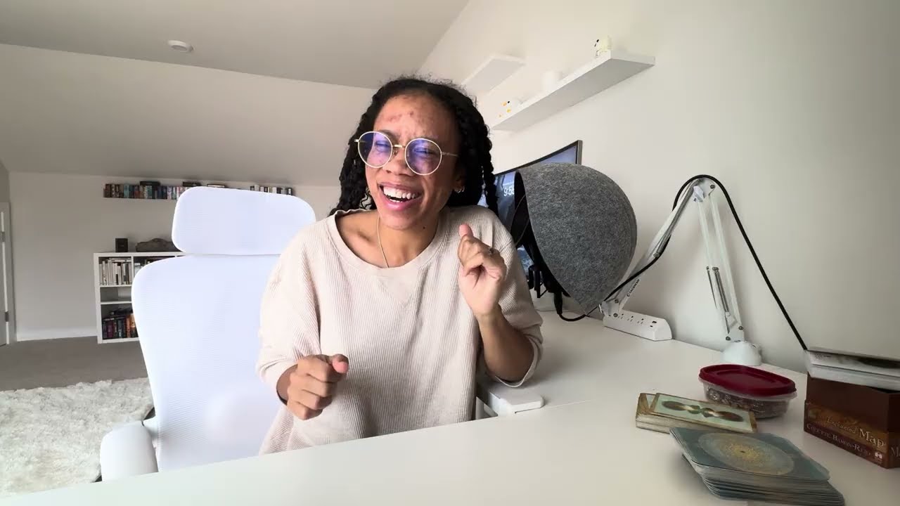 Money energy called you here. Money money money MONEY…MONAAAAAAAYYY is coming your way 💵 💰 