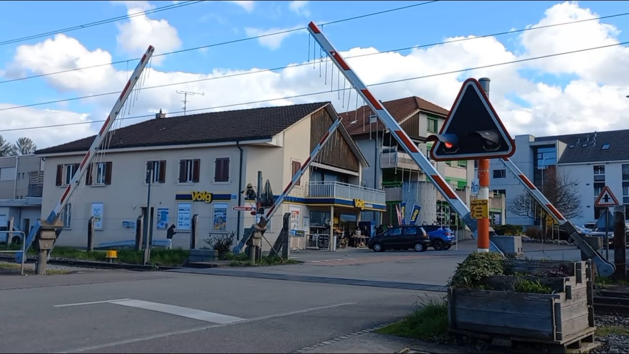 Bahnübergang Courtételle (CH) // Swiss Railroad Crossing