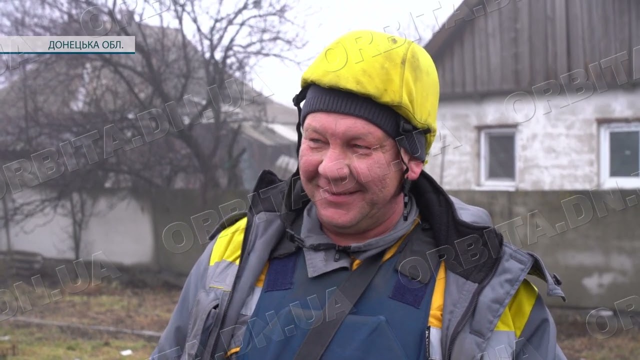 Наперекір обстрілам: покровські енергетики лагодять мережі на Донеччині