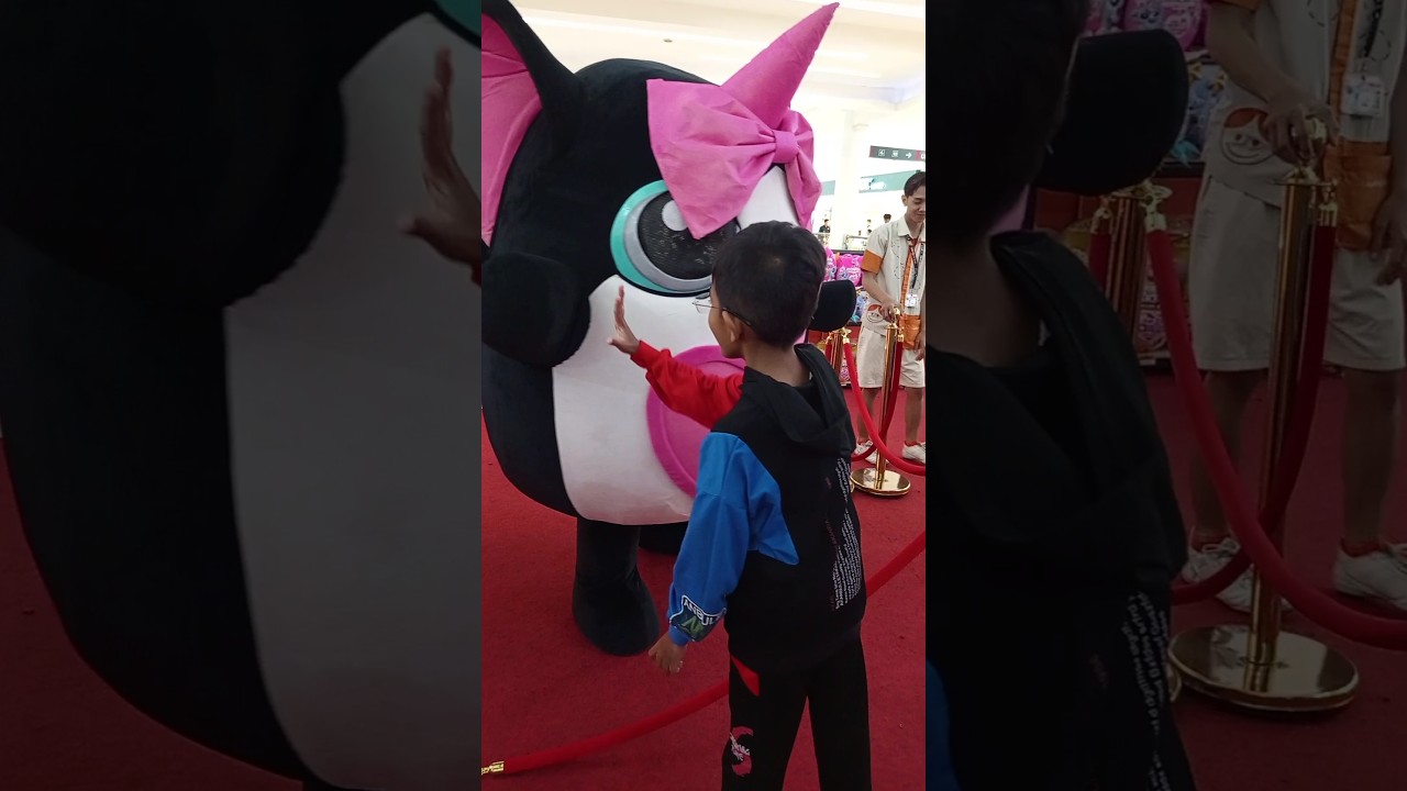 Meet and Greet Zuru Rainbocorns di Supermal Karawaci