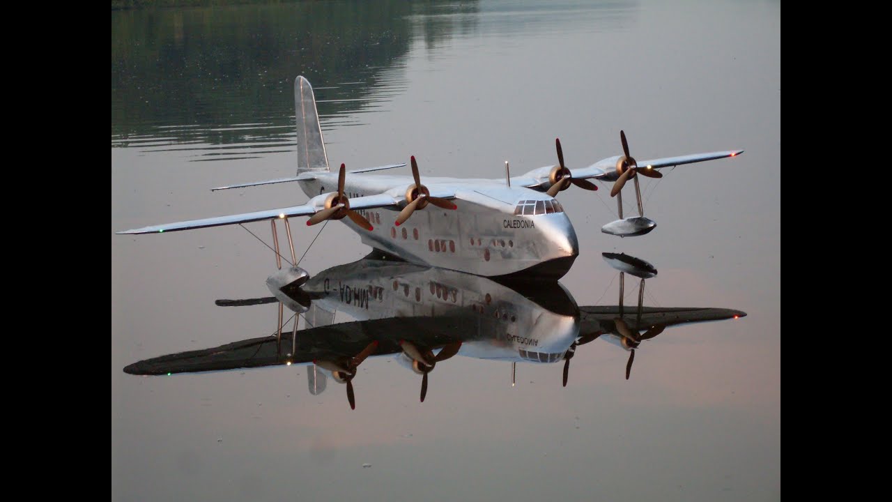 Short S23 'C-Class' Empire flyingboat , summer evening
