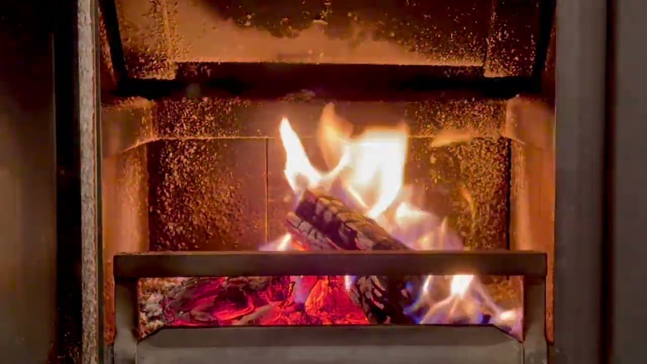 Cosy fireplace ambience 🔥 |  crackling fire sound | reading / study / sleep | loop-friendly 