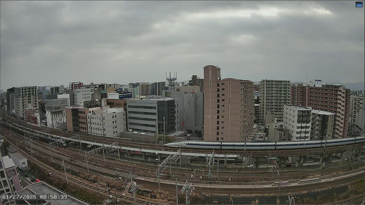 【2026/1/26 21:00 - 2026/1/27 9:00】福岡・博多駅 ライブカメラ｜九州新幹線下り｜JR九州・鹿児島本線｜JR西日本・博多南線｜福岡の夜景｜日の出・朝日