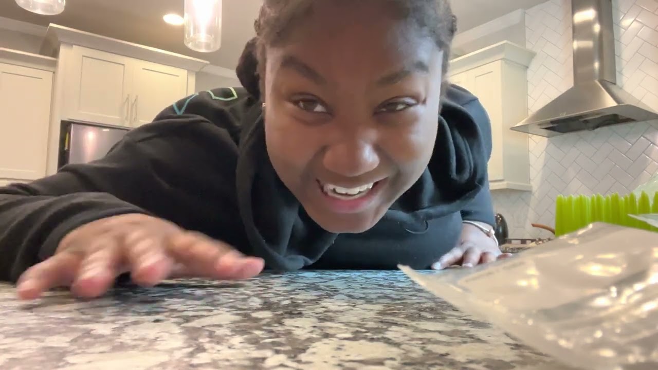 HICKEY PRANK ON SISTER (GONE WORNG 😭)