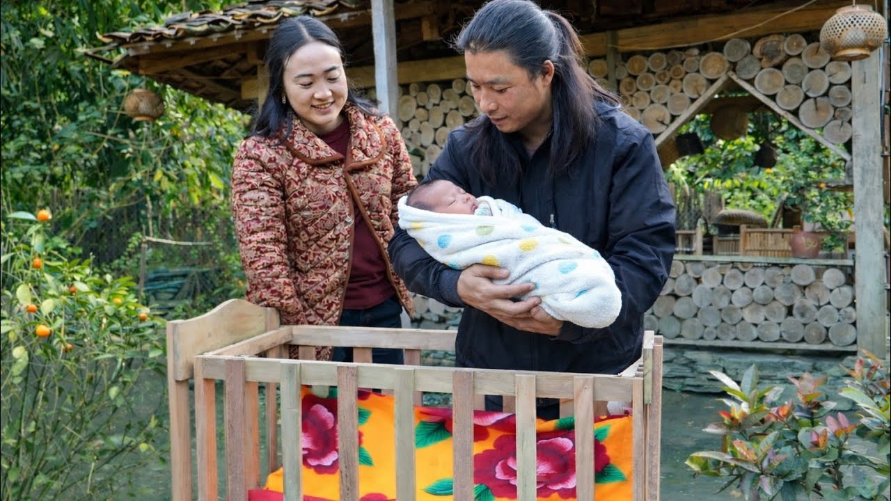 What CEO Ly Tay and his mother did for Vang Anh from the time she was pregnant until she gave birth.