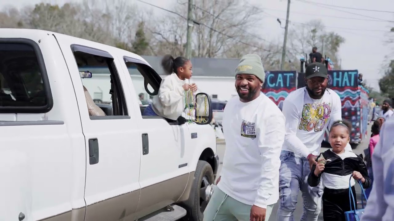 ITS A PARADE INSIDE MY CITY YEAAAA 🟣🟡🟢🎭 Mardi Gras Prichard, Al parade 