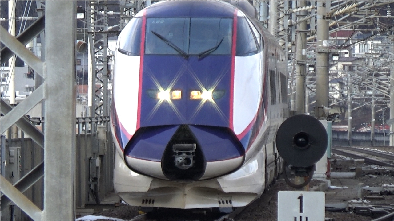 E3系「つばさ」とE2系「やまびこ」の連結シーン　福島駅にて　Couple of bullet train.