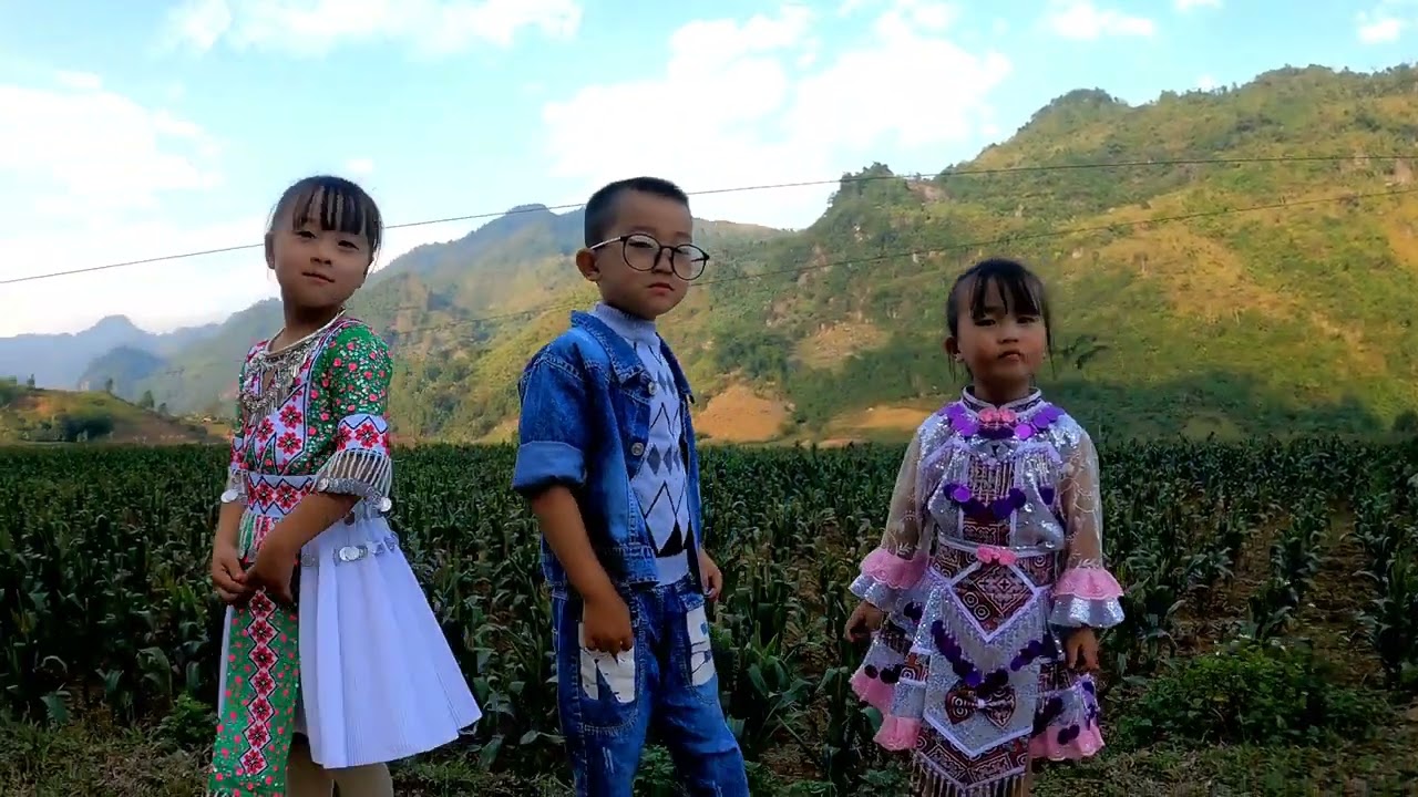 Kuv tab tom hu nkauj qhuas kuv tug VajTswv /AphiMuag/MaivLinh/MỹLy