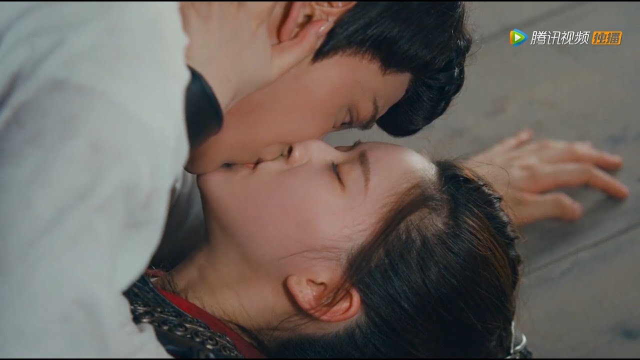 VERY WET KISS! Chen Qianqian Shut Han Shuo Lips With Kiss! - The Romance of Tiger and Rose 传闻中的陈芊芊