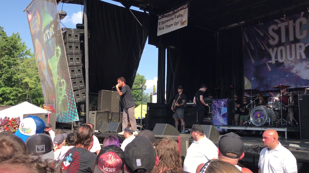 JESSE BARNETT TALKING TO US AT WARPED TOUR 17'