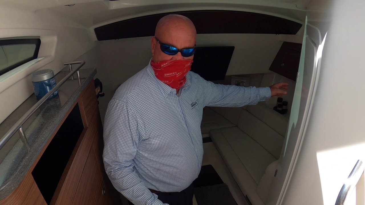 Boston Whaler | 350 Realm | Product Walkthrough