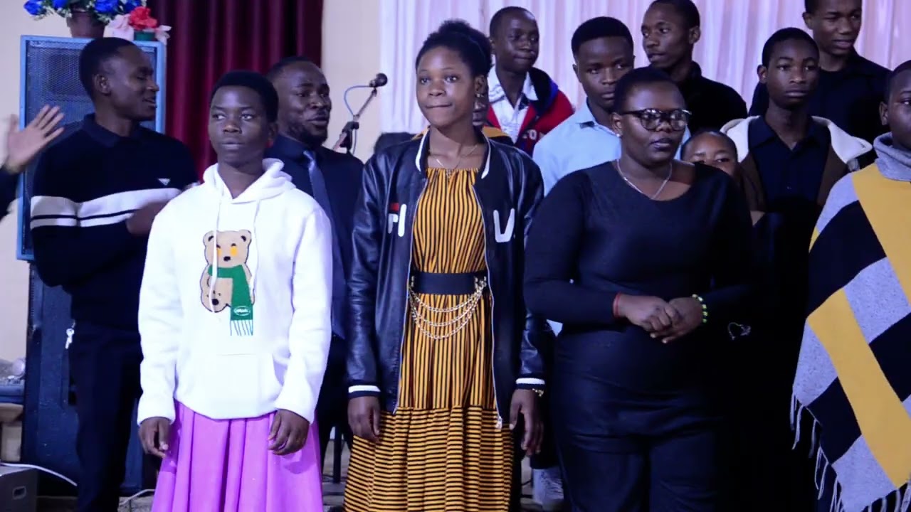 SIKIA MANENO YA BWANA YAMEKUJA BY V.A DINARI YA MBEYA KATIKA IBADA LEO META MORAVIAN MBEYA