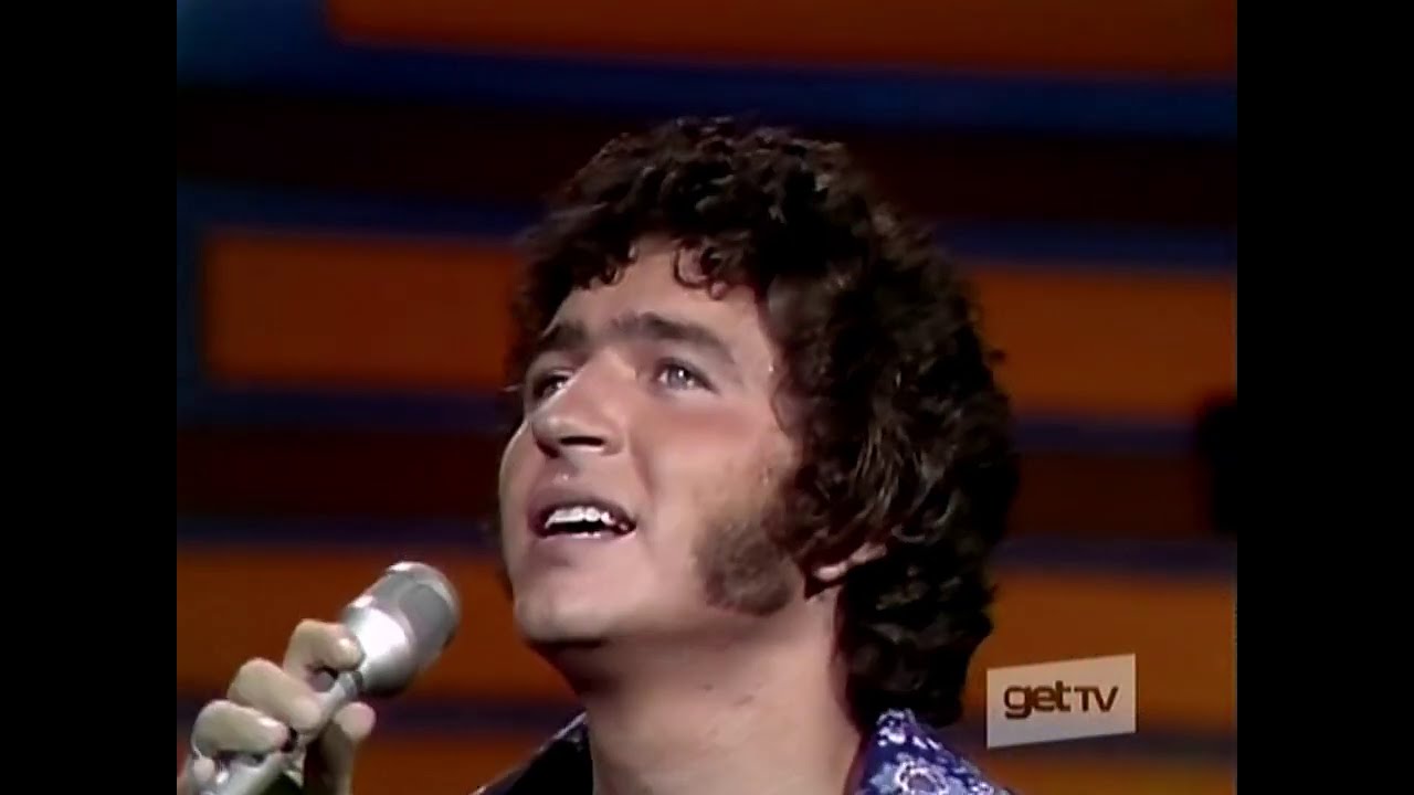 Mac Davis - I Believe In Music (The Johnny Cash Show 720p)
