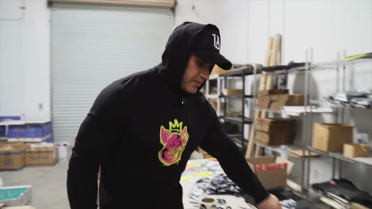 JAY CUTLER: PACKING ORDERS & ANSWERING QUESTIONS