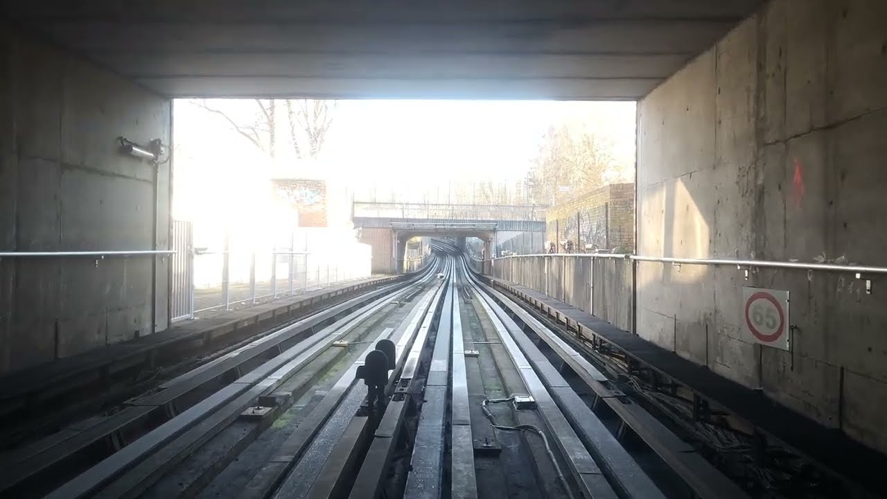 [MÉTRO] Arrivées/Départs lents en VAL 208 à Triolo