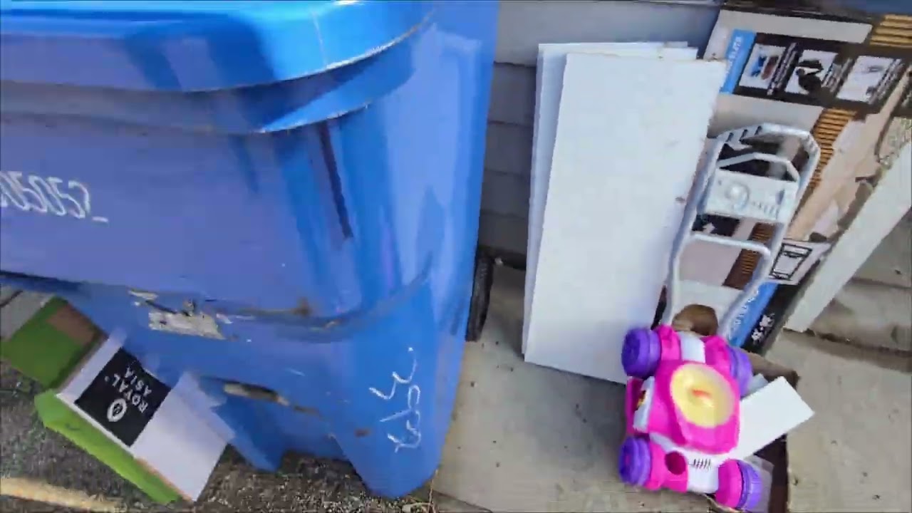 ES INCREÍBLE LO QUE TIRAN A LA BASURA #loquetiranlosmillonarios #dumpsterdiving #usa 