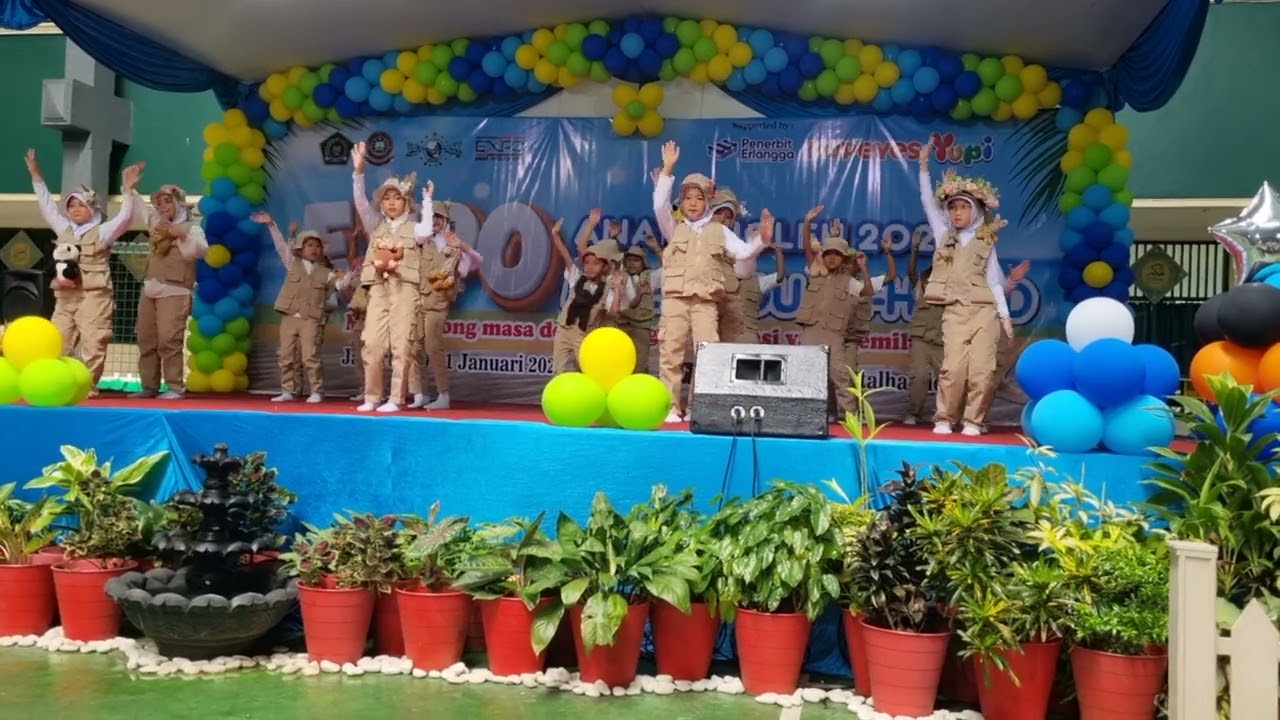 Syifa Pentas Expo Anak Soleh MIT Alhamid kelas 2A 2025/2026 ( Tari Zootopia 2)