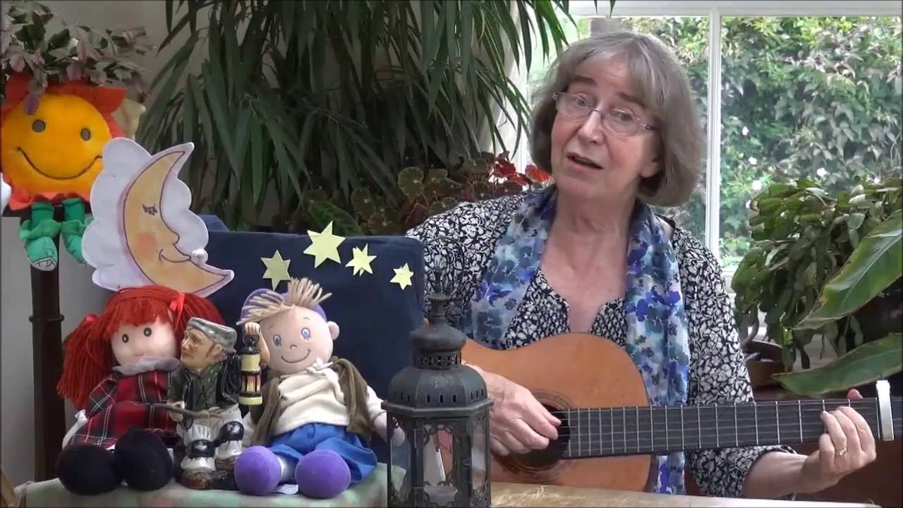 I walk with my little lantern - a song for Martinmas