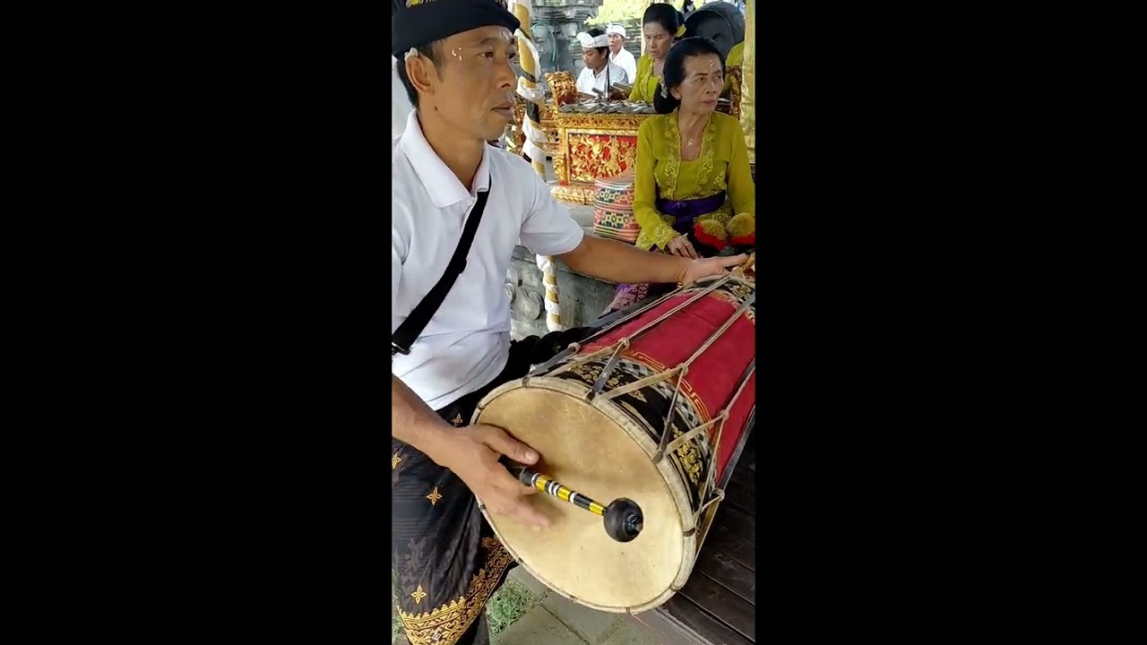 Piodalan Pura Dang Kahyangan Pura Mertasari Kab Jembrana part 2.