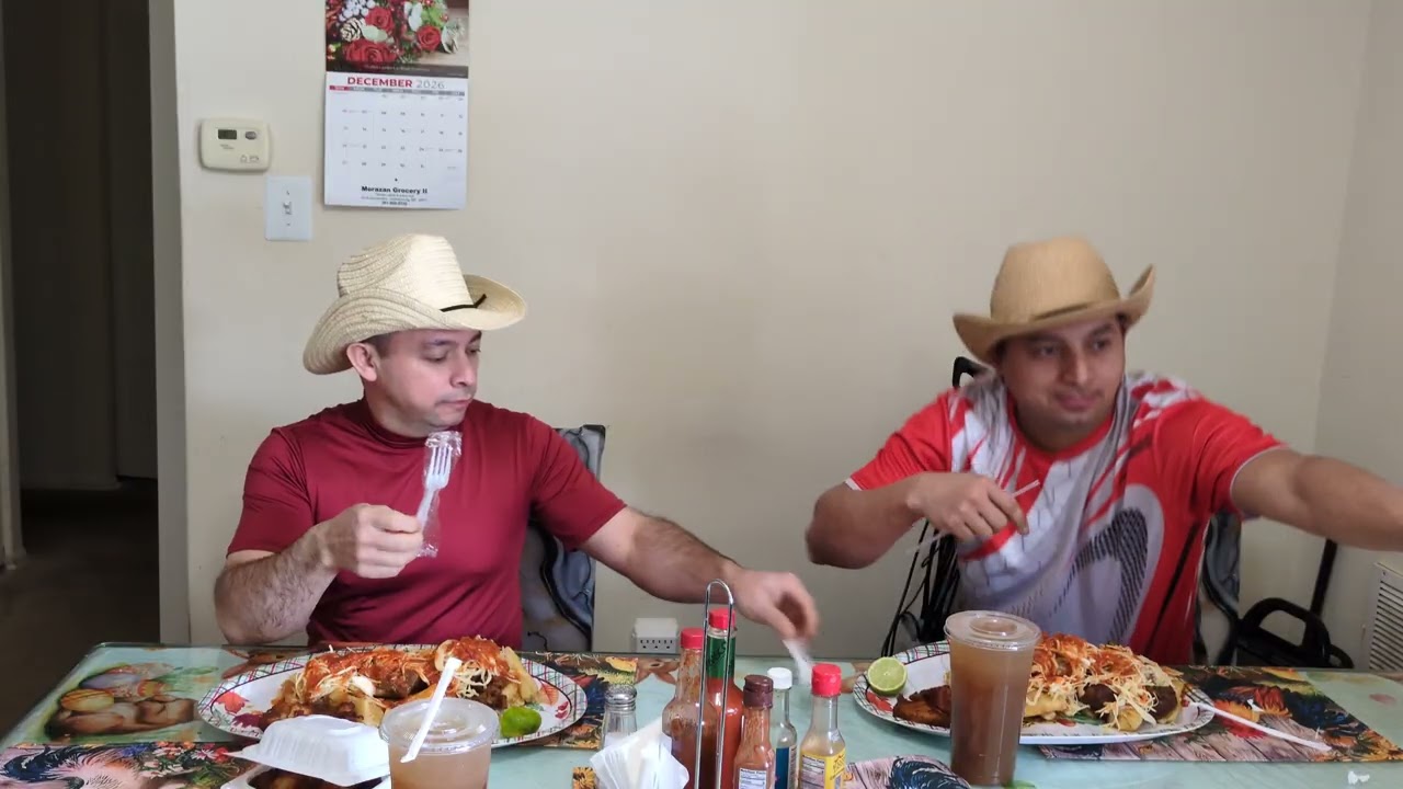Hoy comeremos algo diferente unos chicharrones con yuca 