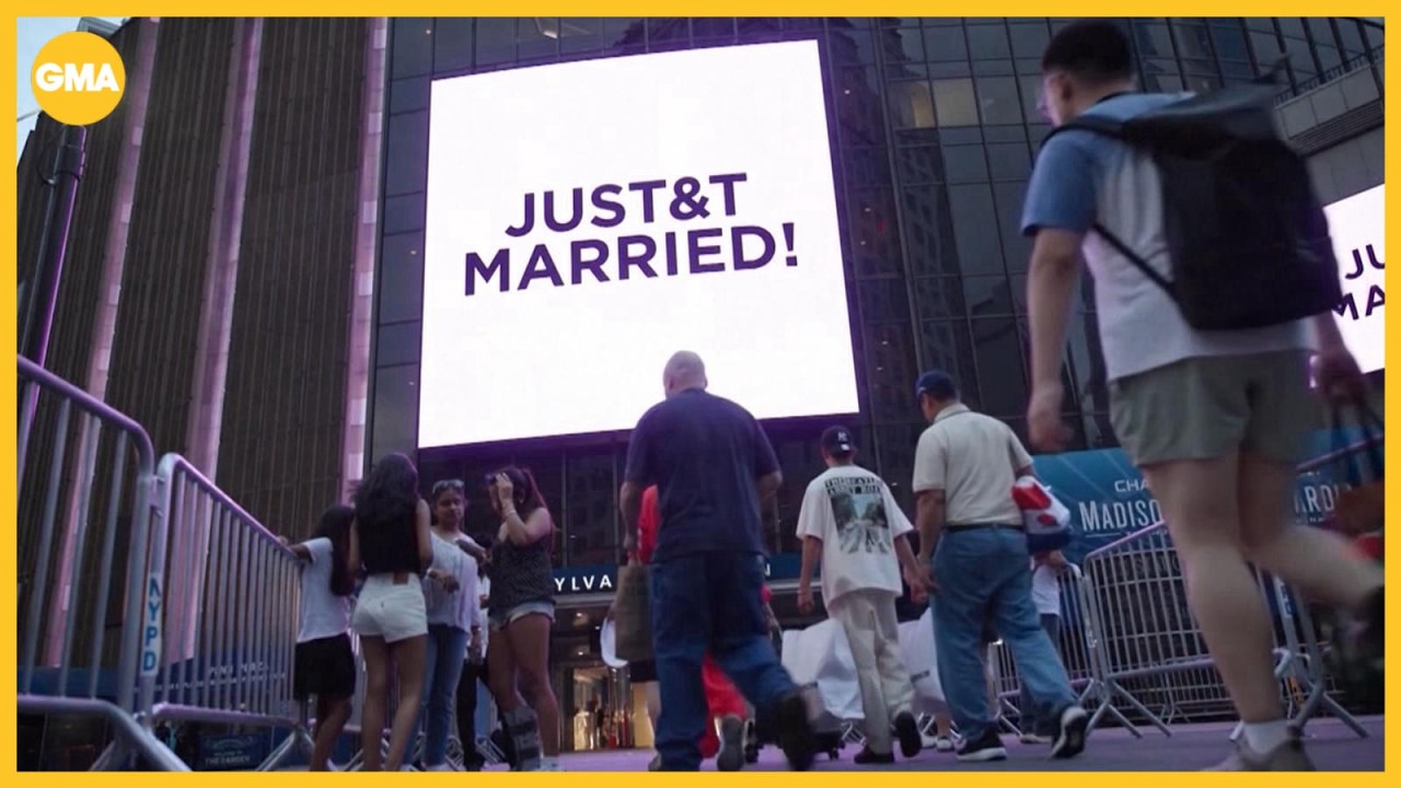 Taylor and Travis get married in NYC