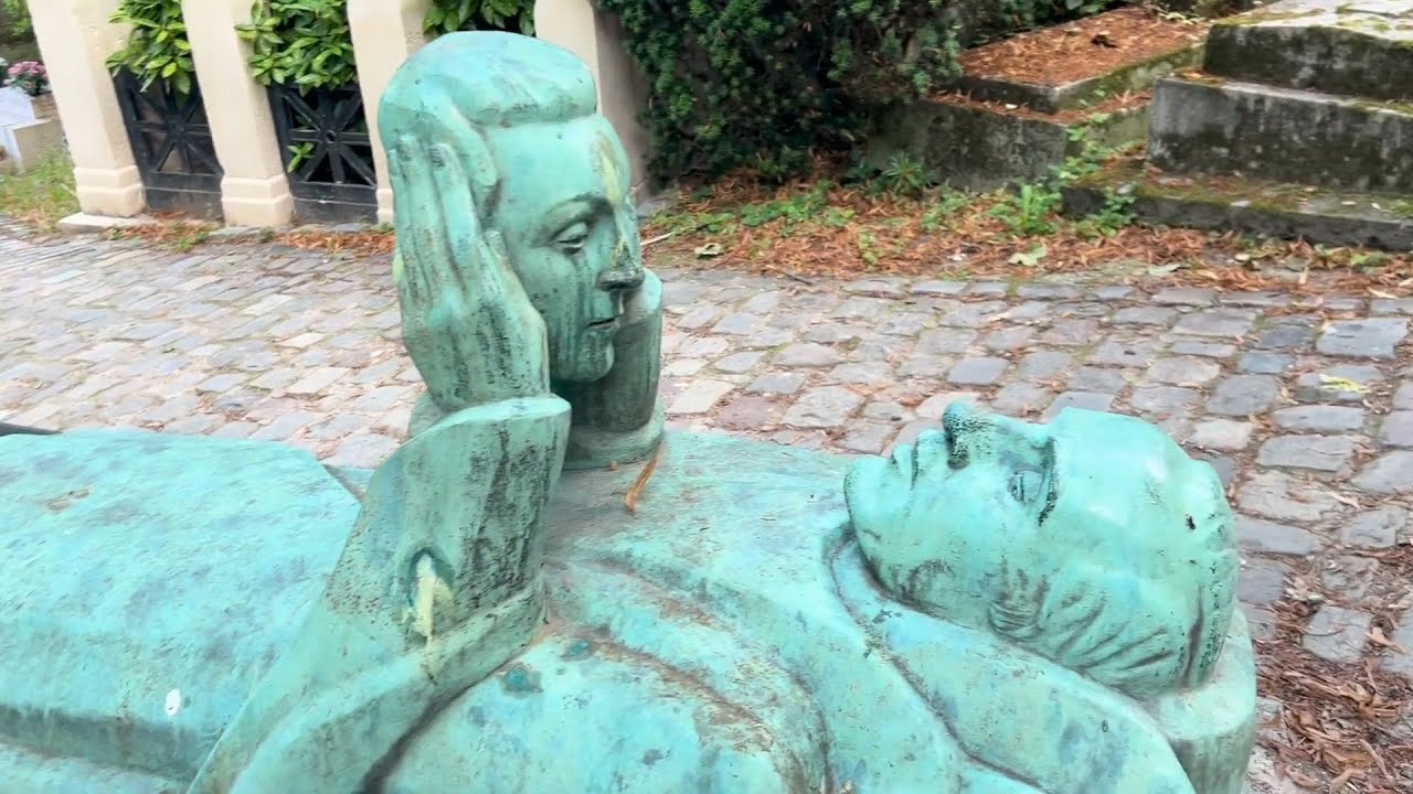 PARYŻ - CMENTARZ  PERE  LACHAISE