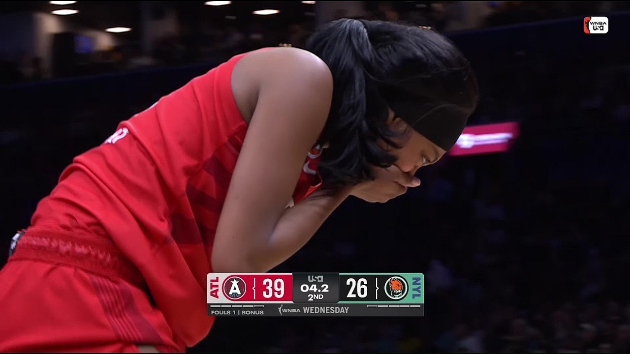 🤕 FLAGRANT, Angel Reese WHACKED in FACE by Sabrina Ionescu | WNBA women's basketball NBA