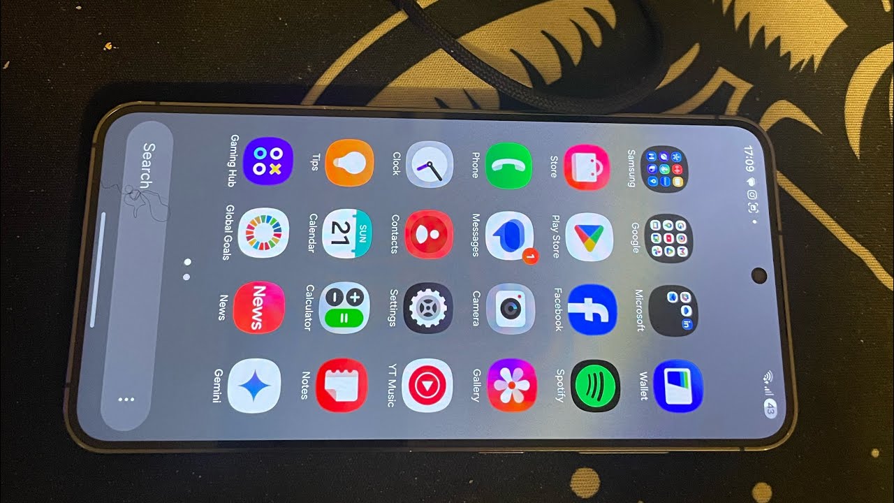 Why Samsung S24 copied iPhone #apple #samsung #tech #pcgamer #smartphone #setup #exynos