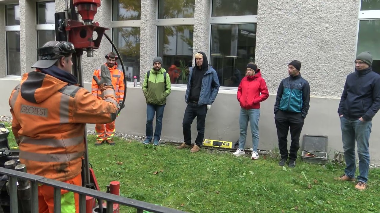 Rammsondierungen am Einf&uuml;hrungstag Messtechnik und Feldarbeit der GEOTEST