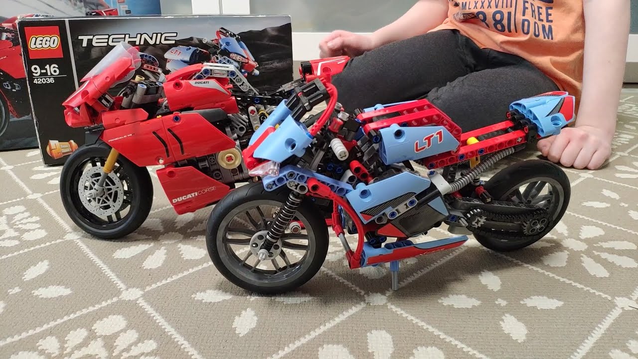 Lego Technic Moto 42036 vs 42107