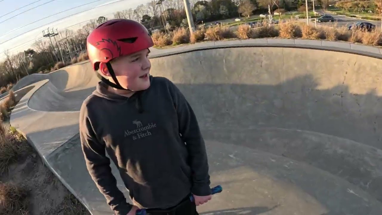Chill And Fun Skate Session At The SkatePark!