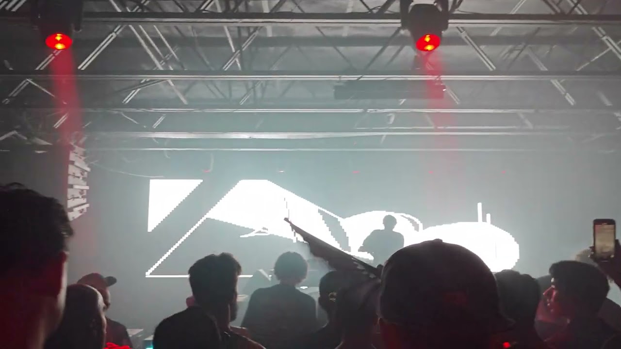 No Mana I contain flashing images tour Live Arizona