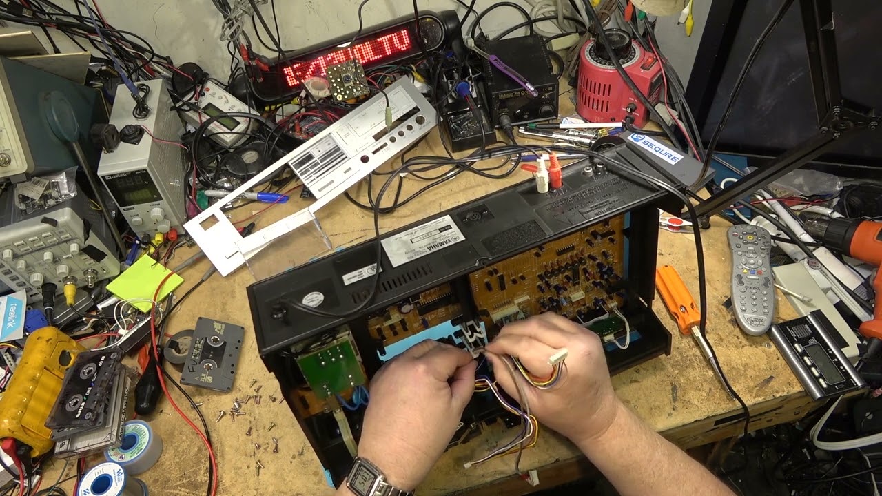 This Yamaha K520 Natural Sound Cassette Deck sounds anything but natural.   Lets see why.