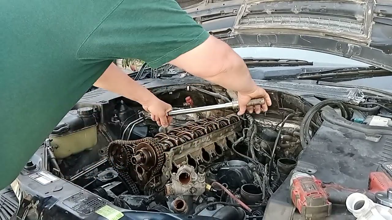 شد براغي رأس السلندر بواسطة يدى العزم وحسب الوزن         الجزء الثالث