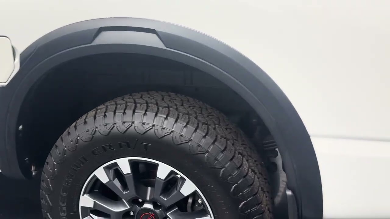 Nissan Titan Pro 4X 2023 года