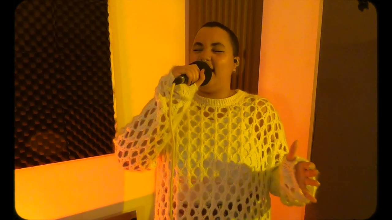 Bad Sounds Ft. Ruti- 'You Move Backwards' (EFAVT Live Session)