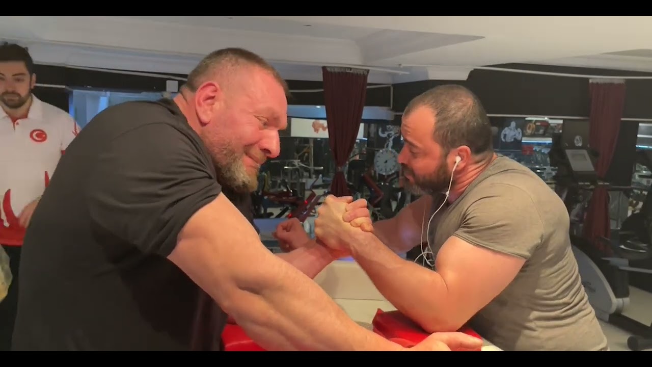 ANKARA GUARD GYM BİLEK GÜREŞİ MASA ANTRENMANI