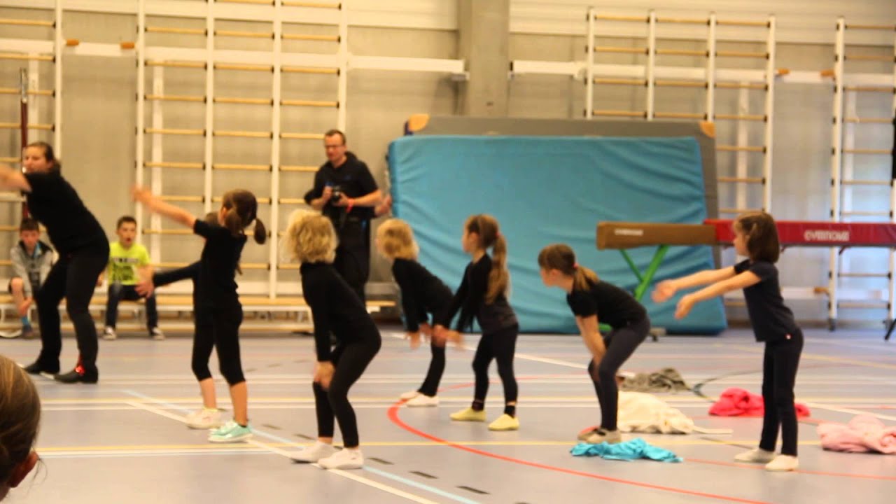 DANS KLEUTERS 2 - 010613