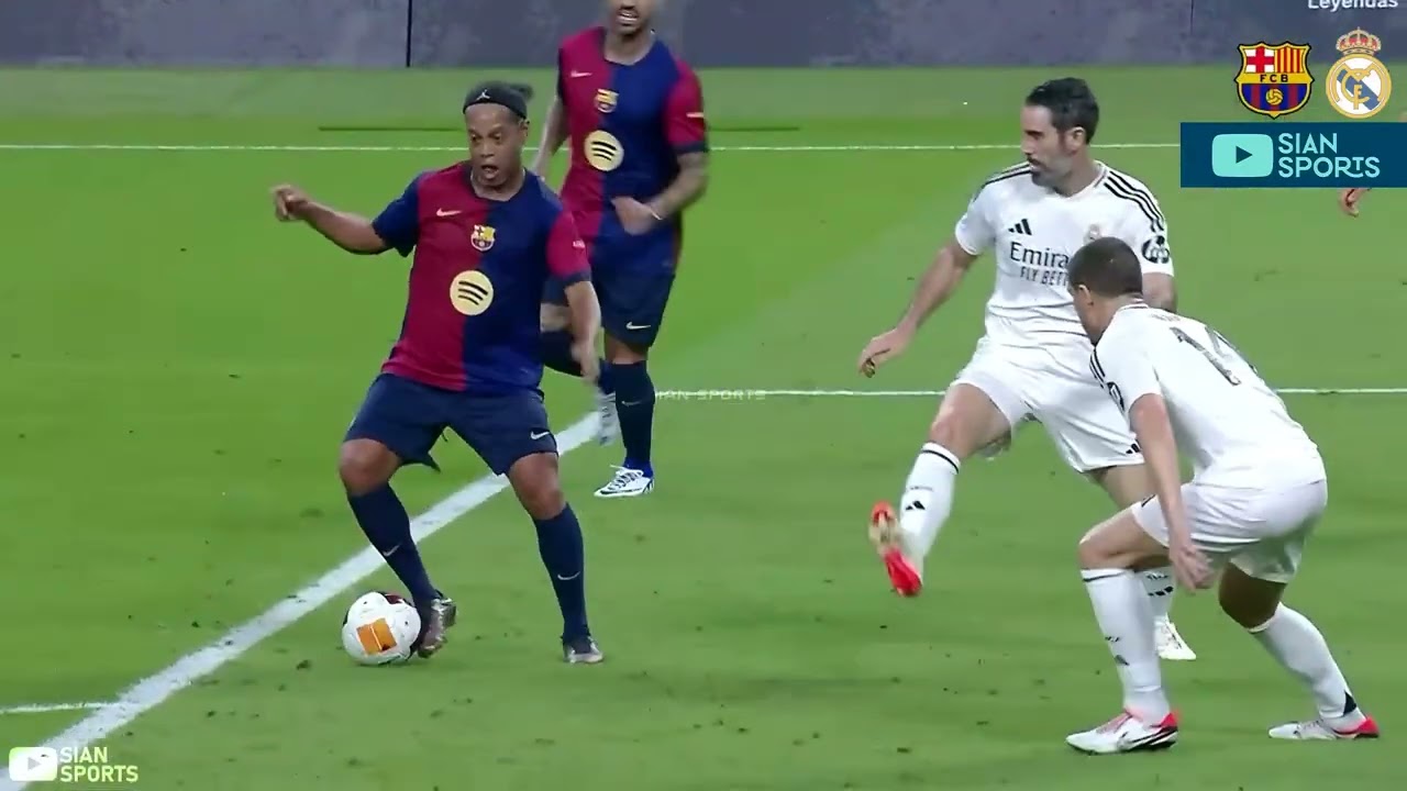 RONALDINHO Volta vestir o Barcelona e Brilha Jogos das Lendas contra o Real
