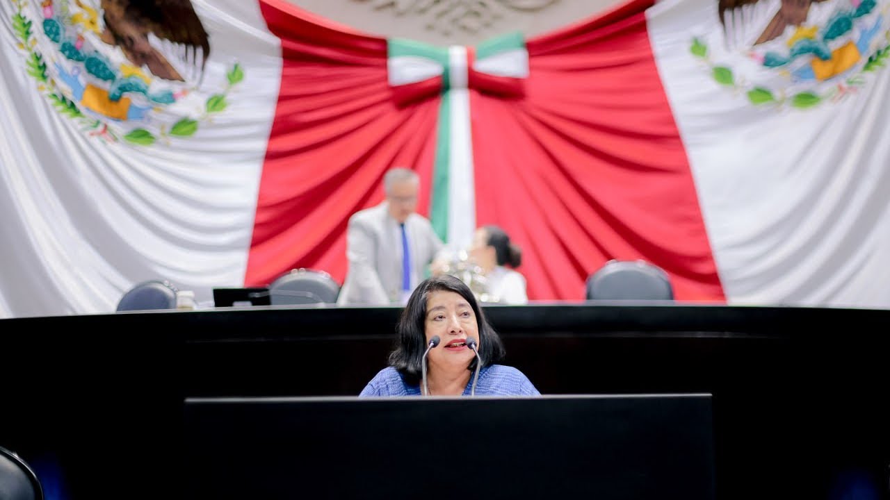 Sesión Solemne con Motivo del Día Internacional de la Lengua Materna | María de Fátima García