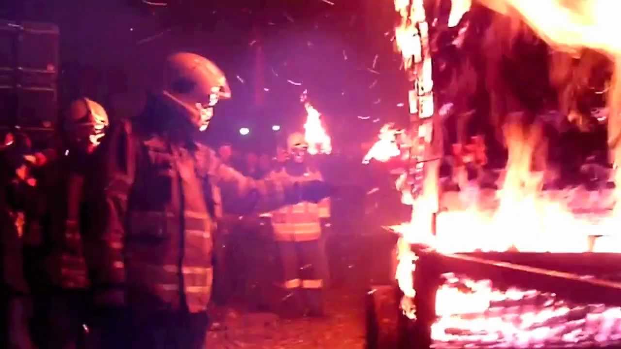 Chienbäse-Umzug 2013, Liestal: aus der Sicht eines Feuerwagens