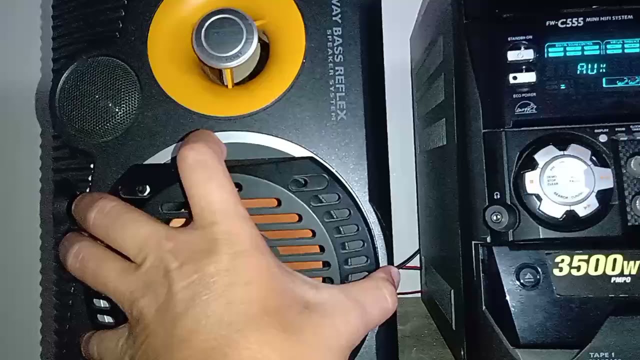 Philips c555, duvido mais novo que esse!!