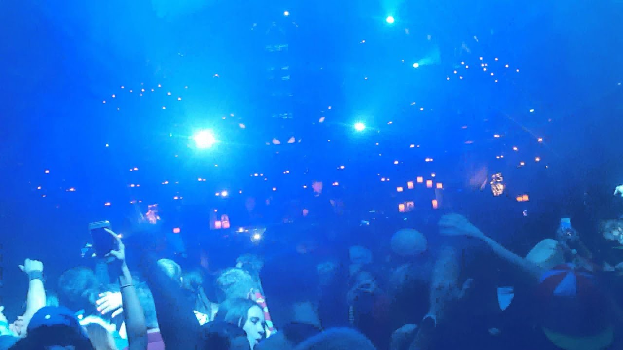 Calvin Harris at Omnia in Las Vegas on Halloween 2015 - Under Control with Alesso ft. Hurts