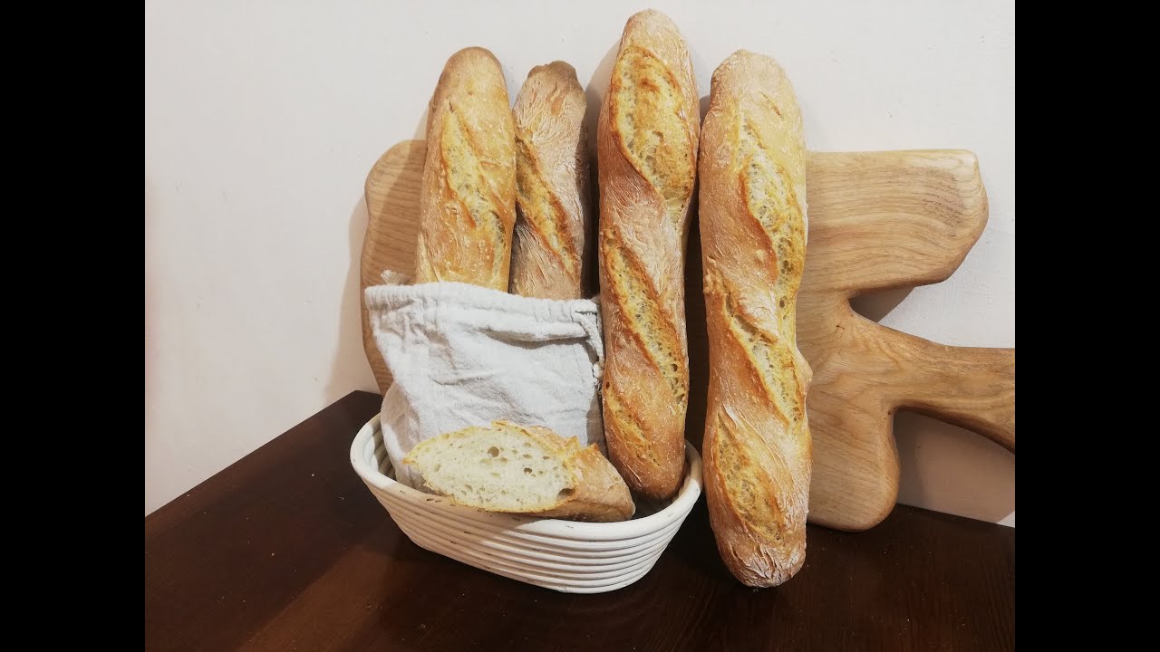 Jak upiec francuskie bagietki lepsze niż z piekarni. Sekrety wypieku.