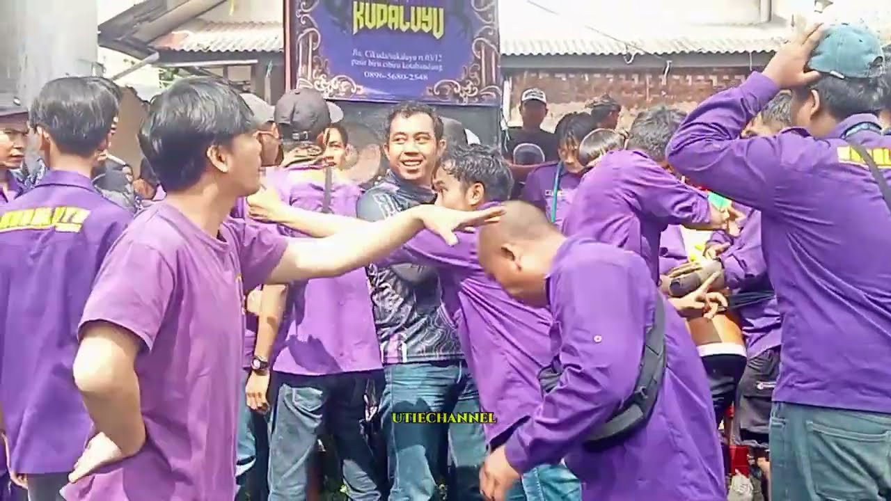 SENI REAK KUDA LUYU SIUNGGU BUBUKA DOGDOG 4