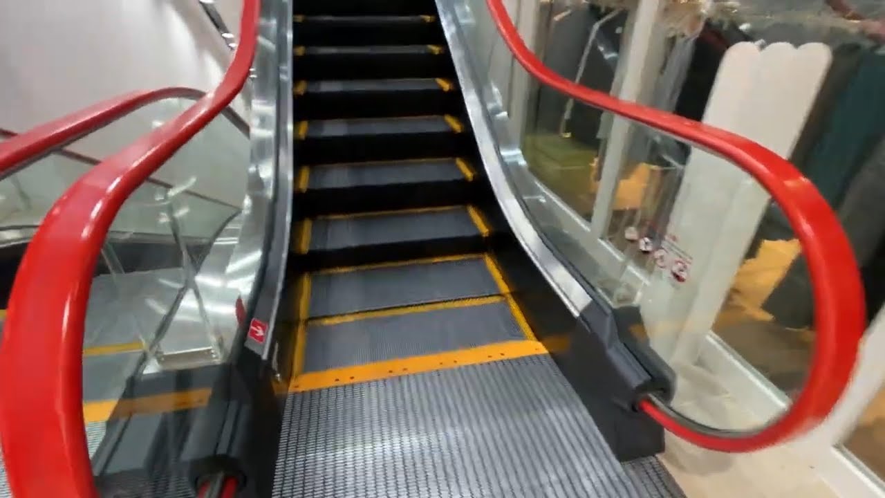 【東芝製】ピオレ姫路店⭐️上りエスカレーター