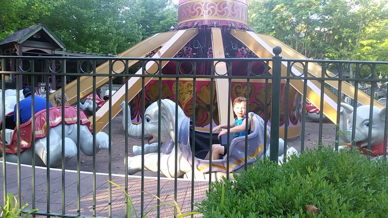 Branson, MO 2018 Silver Dollar City - flying elephants
